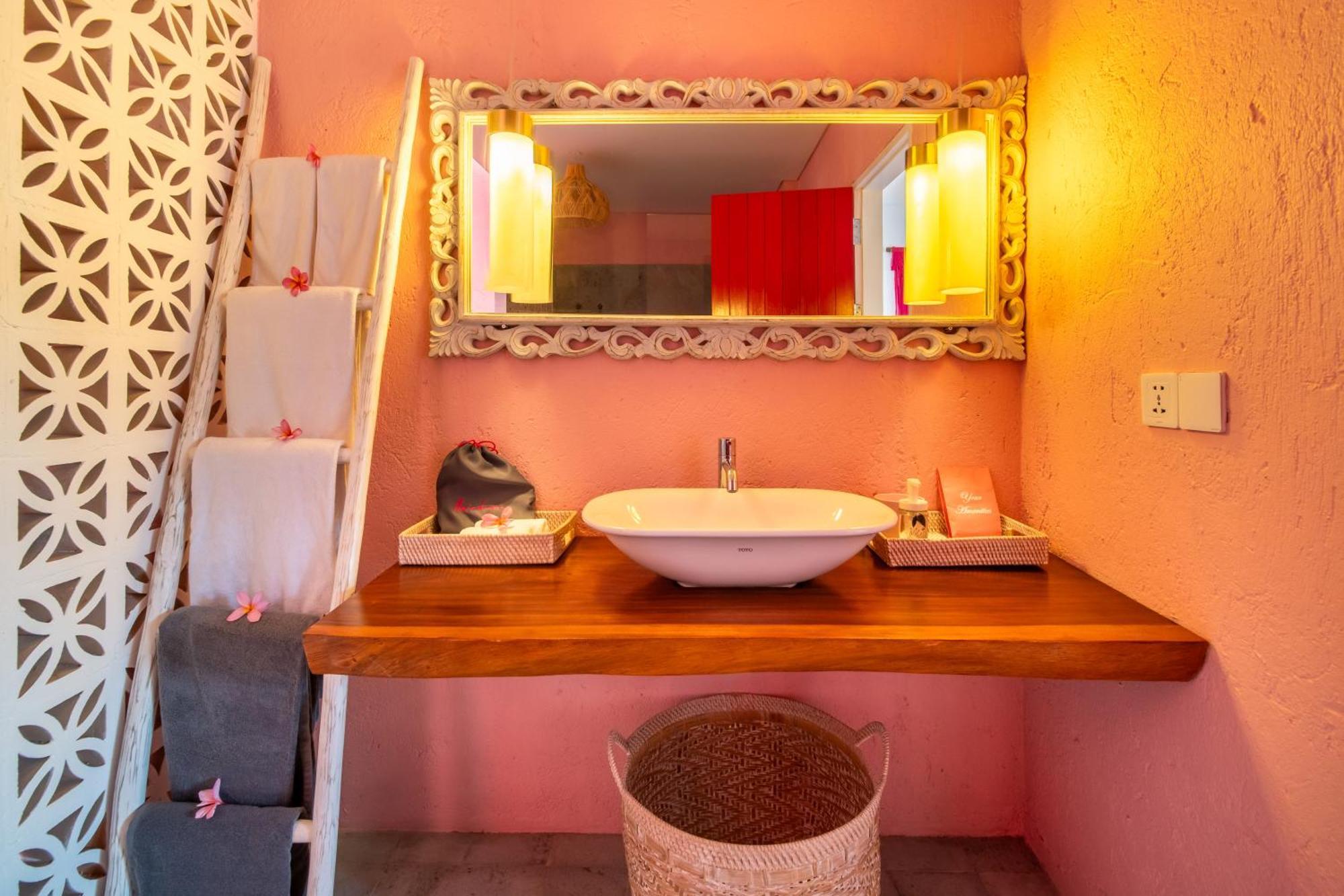 Pinkprivate Balangan - For Cool Adults Only Acomodação com café da manhã Jimbaran Exterior foto